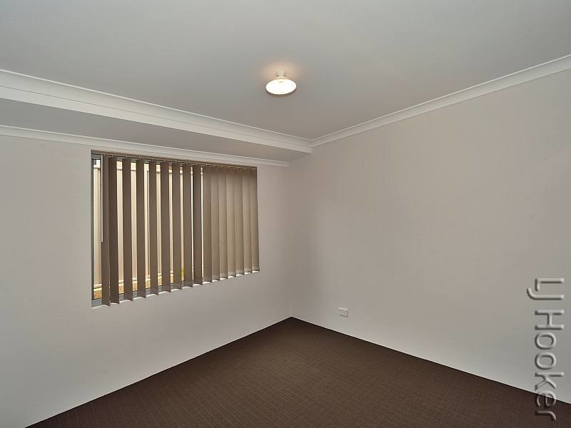 4 Gullane Way, Meadow Springs WA 6210