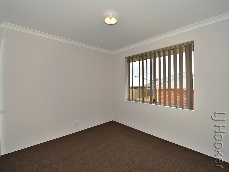 4 Gullane Way, Meadow Springs WA 6210