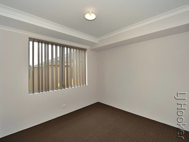 4 Gullane Way, Meadow Springs WA 6210