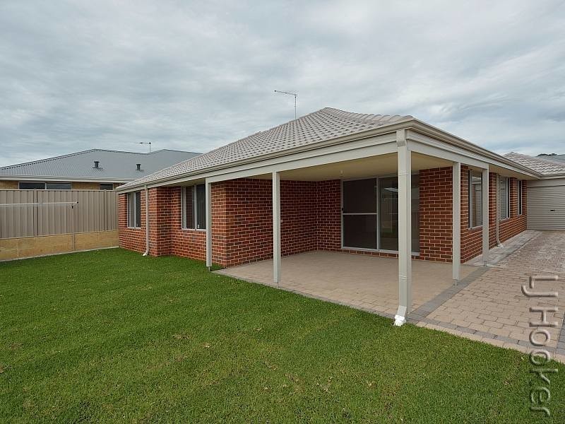 4 Gullane Way, Meadow Springs WA 6210