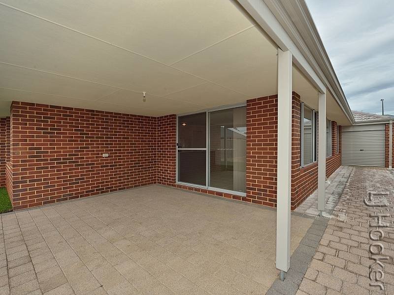 4 Gullane Way, Meadow Springs WA 6210