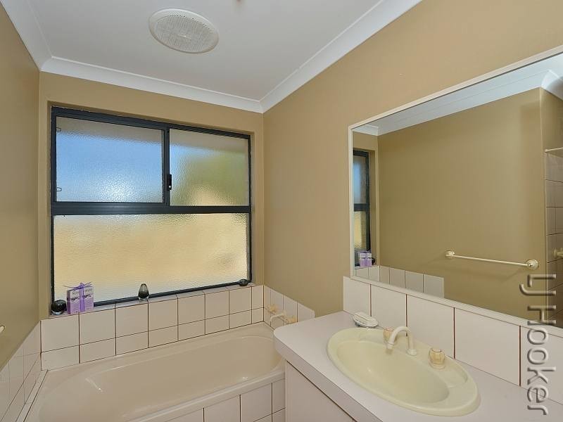 7 Allan Place, Halls Head WA 6210