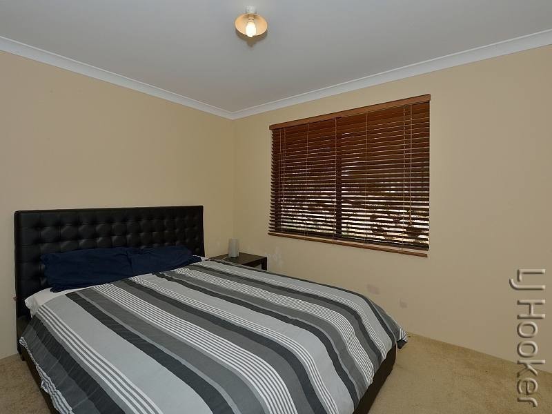 7 Allan Place, Halls Head WA 6210