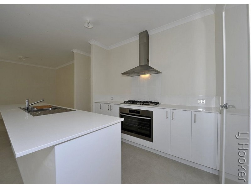 13 Buttercup Parkway, Halls Head WA 6210