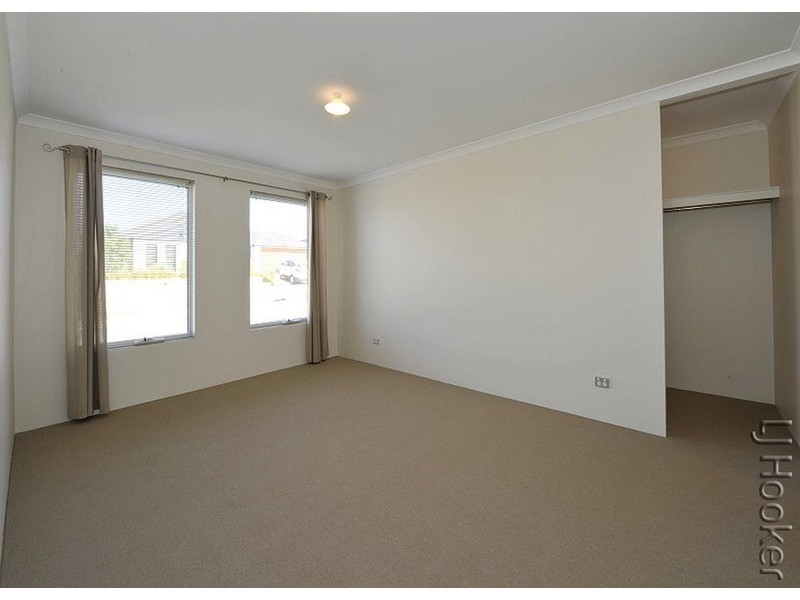 13 Buttercup Parkway, Halls Head WA 6210