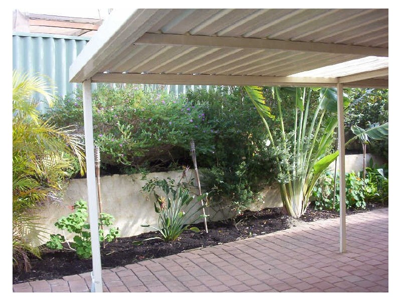 10 Floribunda Avenue, Halls Head WA 6210