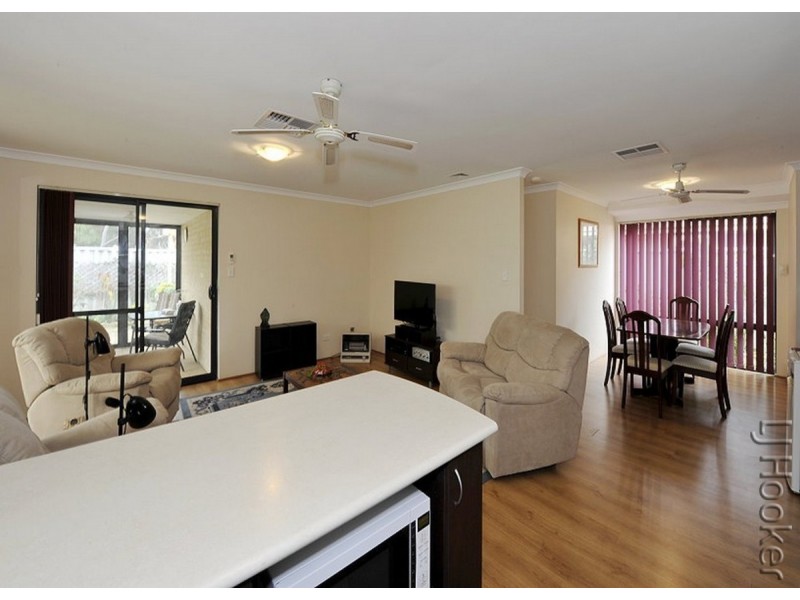 2/11 Liberton Place, Coodanup WA 6210