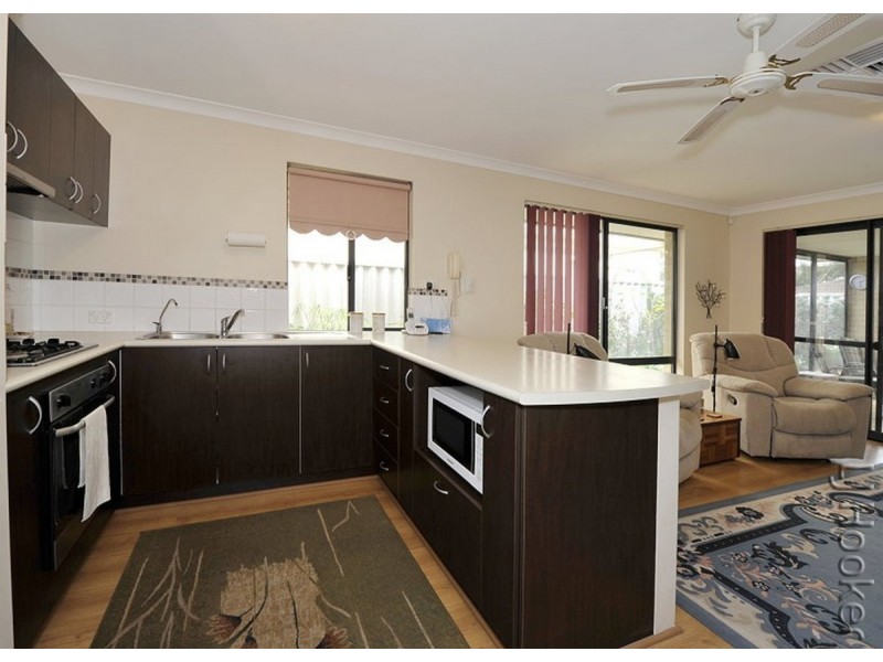 2/11 Liberton Place, Coodanup WA 6210