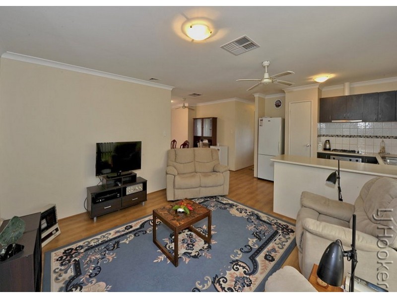 2/11 Liberton Place, Coodanup WA 6210
