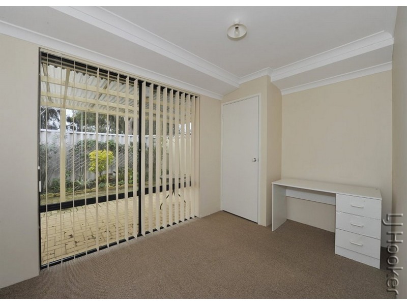 2/11 Liberton Place, Coodanup WA 6210
