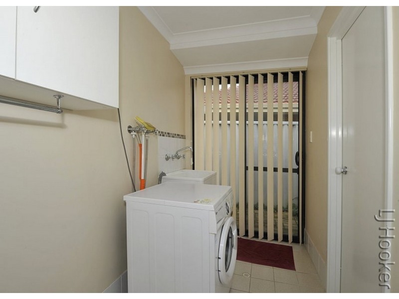 2/11 Liberton Place, Coodanup WA 6210