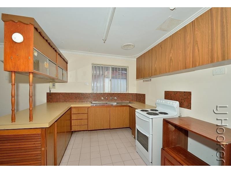 18B Clyde Place, Silver Sands WA 6210