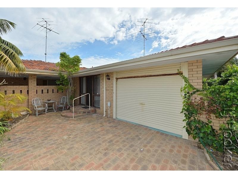 18B Clyde Place, Silver Sands WA 6210