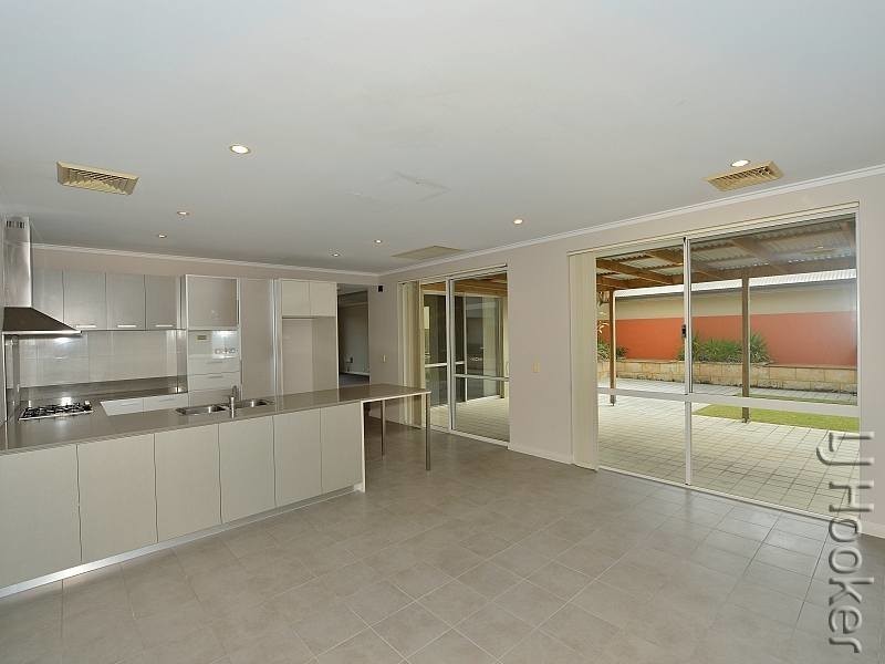 29 Tylney Loop, Meadow Springs WA 6210