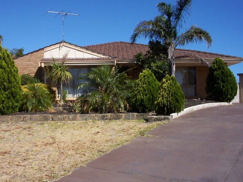 10 Satinash Retreat, Halls Head WA 6210
