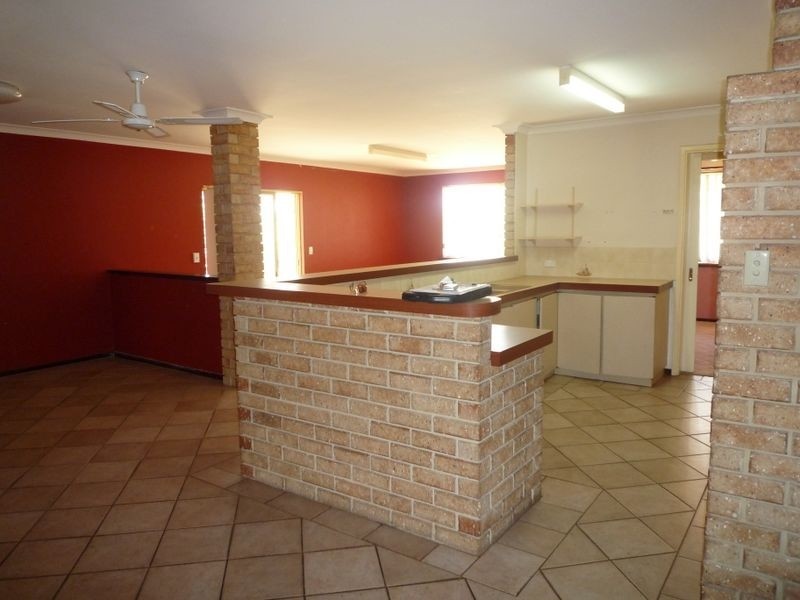 10 Satinash Retreat, Halls Head WA 6210
