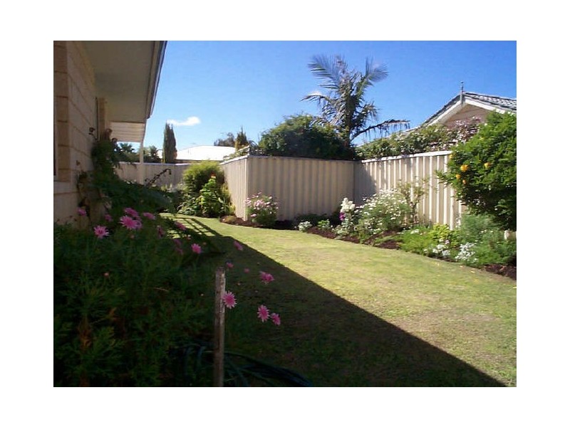 A/2 Oleander Close, Halls Head WA 6210