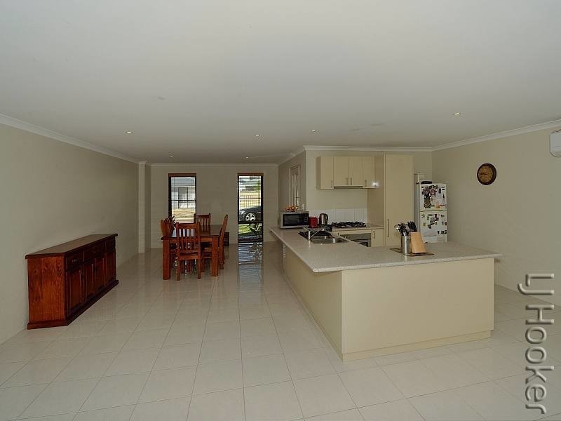3 Kardan Loop, Falcon WA 6210