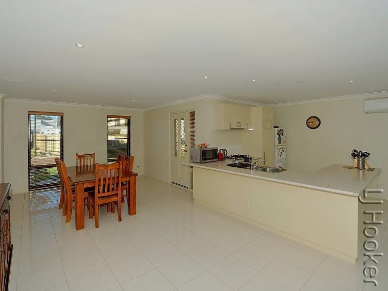 3 Kardan Loop, Falcon WA 6210