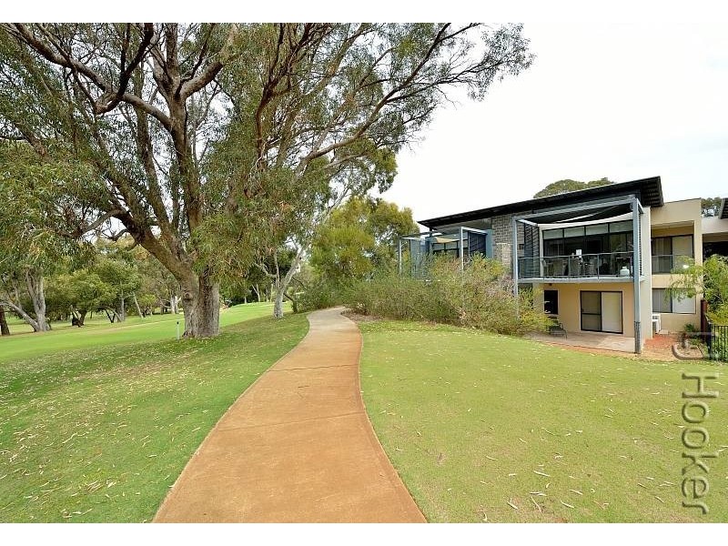 18/44 Golfers Retreat, Halls Head WA 6210