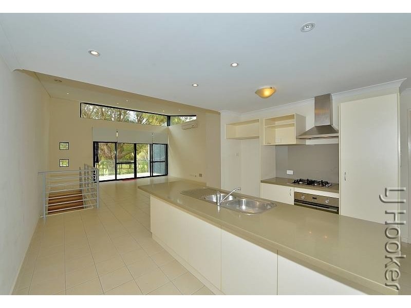 18/44 Golfers Retreat, Halls Head WA 6210