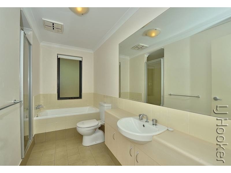 18/44 Golfers Retreat, Halls Head WA 6210