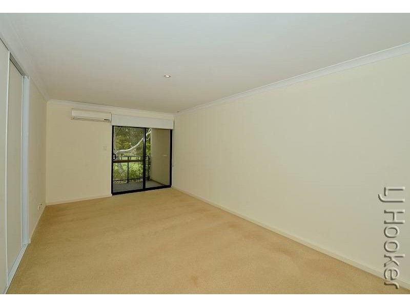 18/44 Golfers Retreat, Halls Head WA 6210