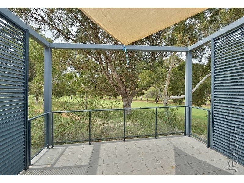 18/44 Golfers Retreat, Halls Head WA 6210