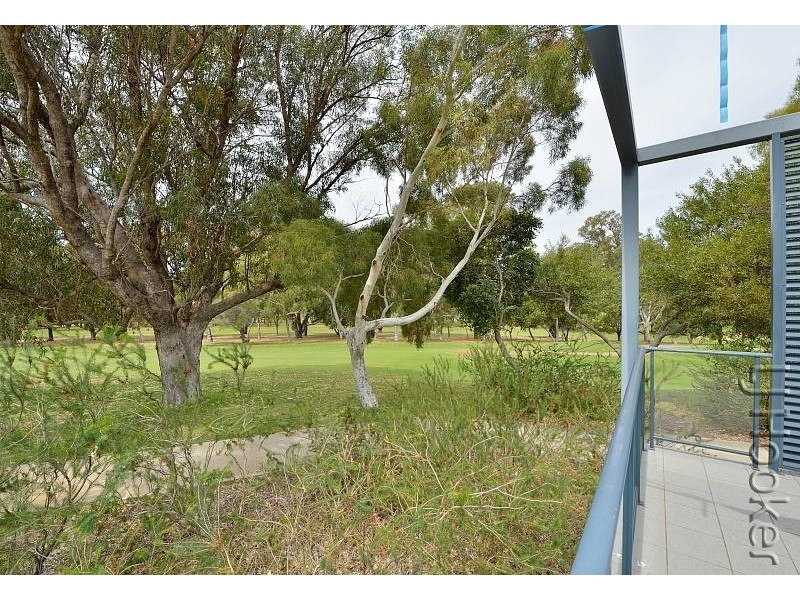 18/44 Golfers Retreat, Halls Head WA 6210