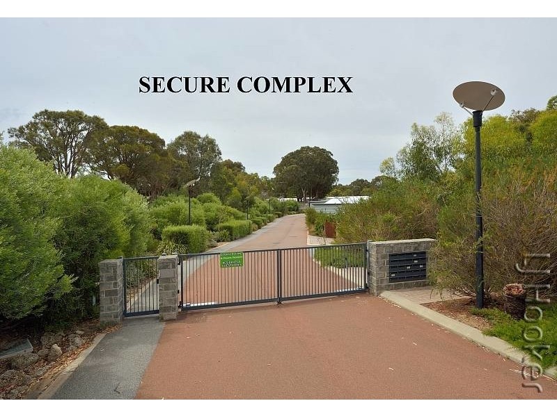 18/44 Golfers Retreat, Halls Head WA 6210