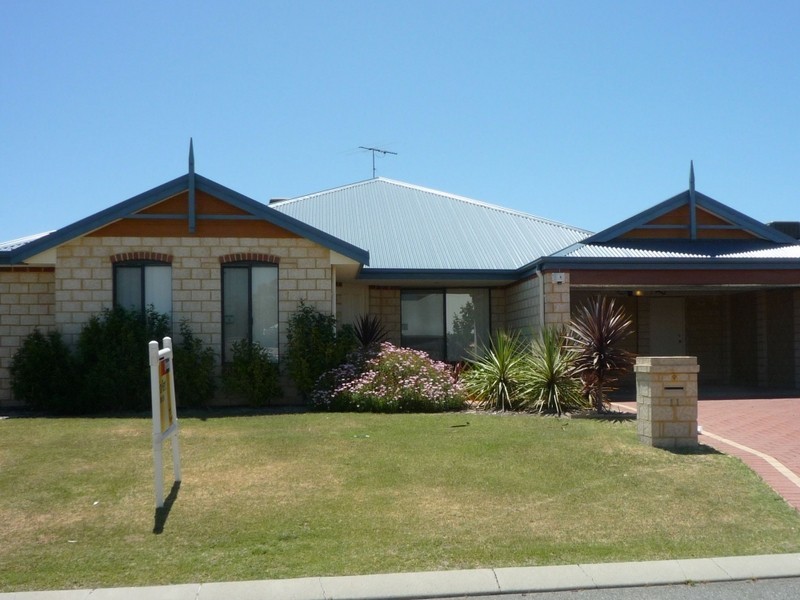 11 Columbus Street, Dudley Park WA 6210