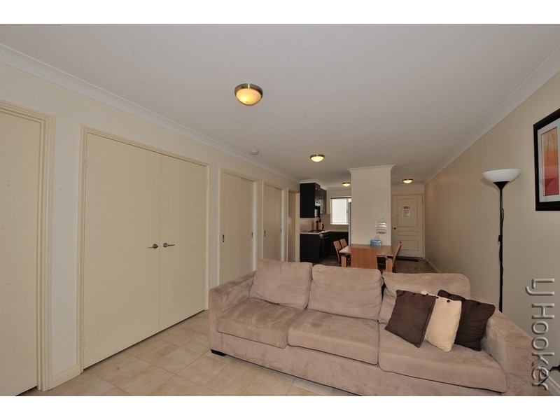 3/1 Lakes Crescent, South Yunderup WA 6208