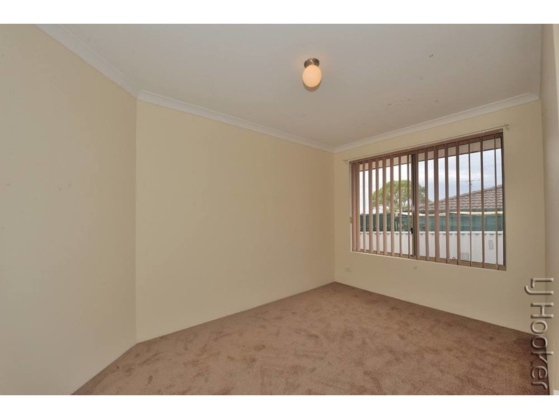 2 Hickory Court, Halls Head WA 6210
