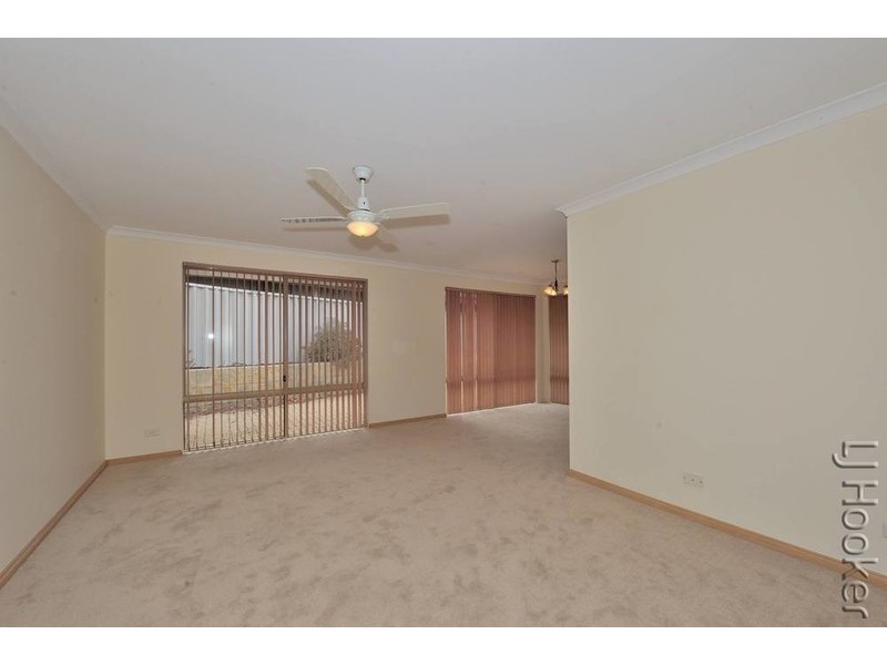 2 Hickory Court, Halls Head WA 6210