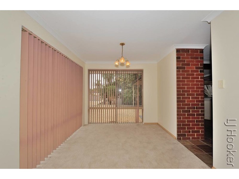 2 Hickory Court, Halls Head WA 6210