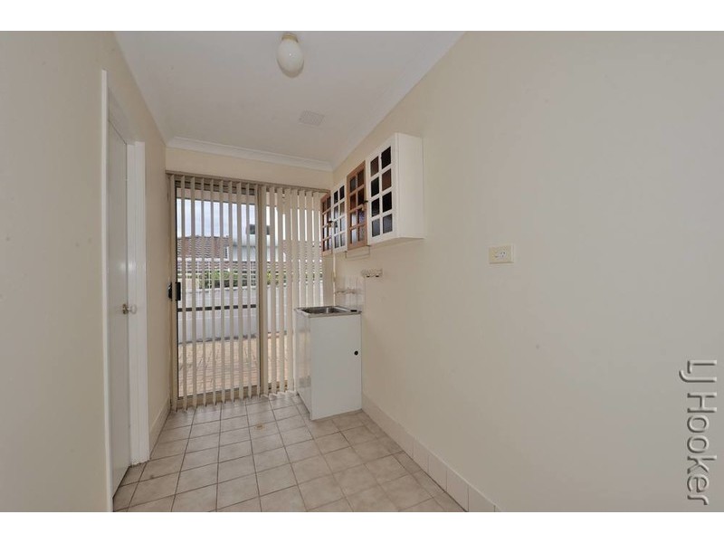 2 Hickory Court, Halls Head WA 6210