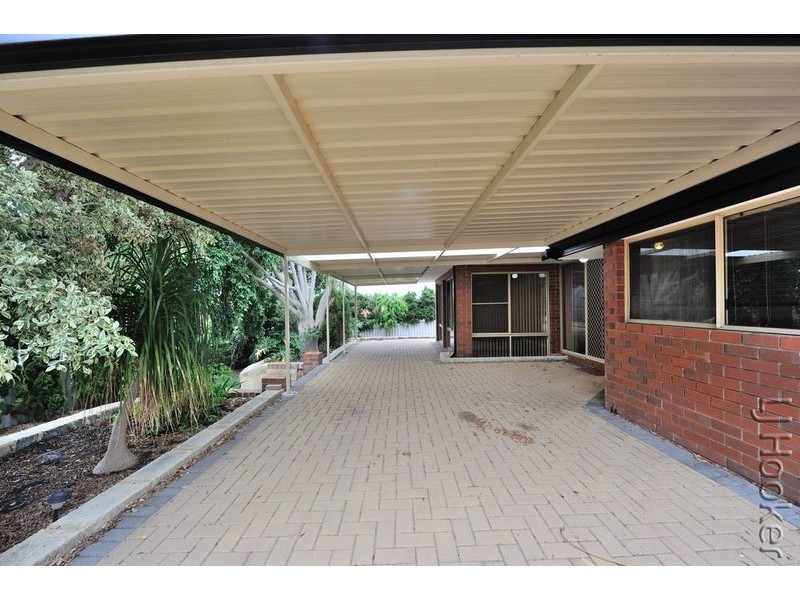 2 Hickory Court, Halls Head WA 6210