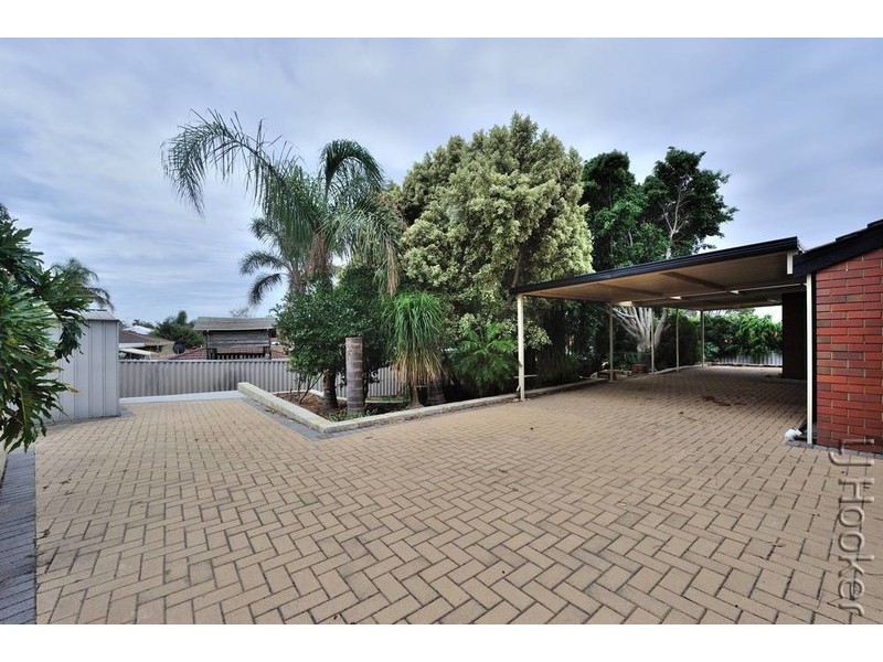 2 Hickory Court, Halls Head WA 6210