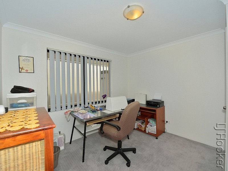 48 Paradise Circuit, Halls Head WA 6210