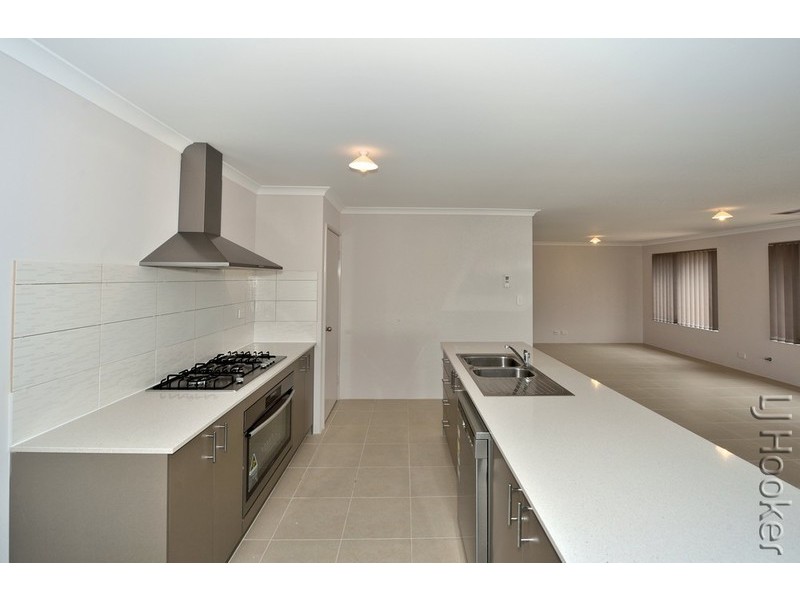 4 Gullane Way, Meadow Springs WA 6210