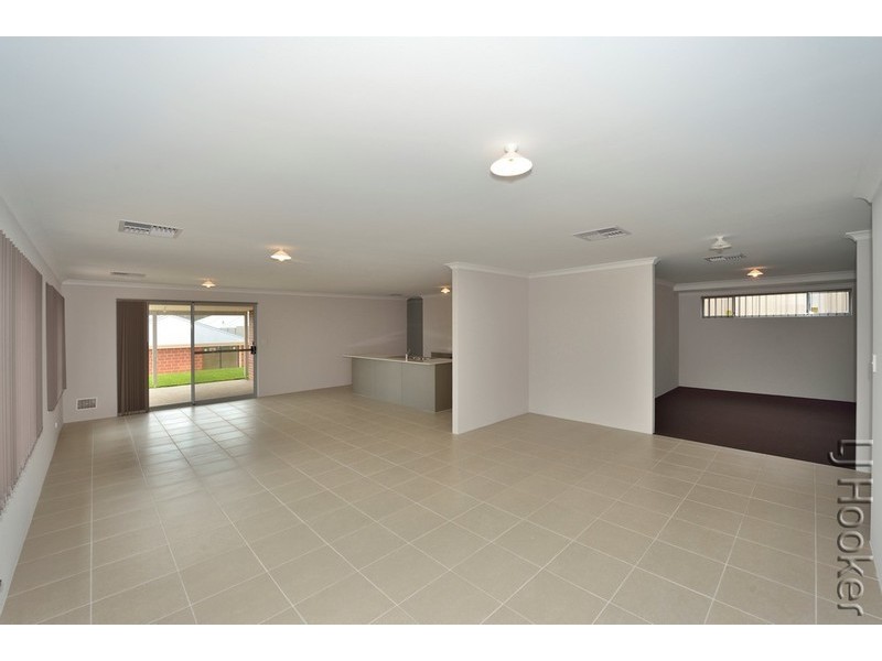 4 Gullane Way, Meadow Springs WA 6210