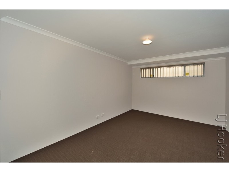 4 Gullane Way, Meadow Springs WA 6210