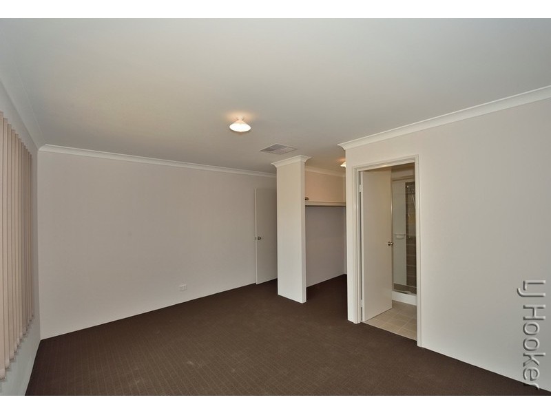4 Gullane Way, Meadow Springs WA 6210