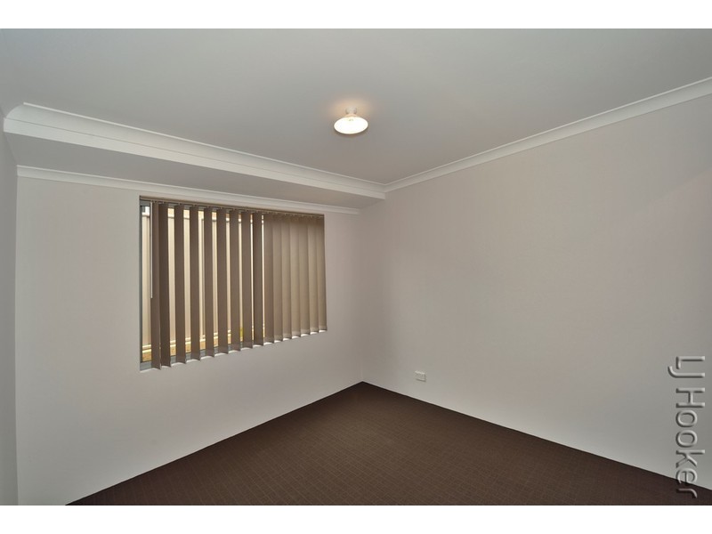 4 Gullane Way, Meadow Springs WA 6210