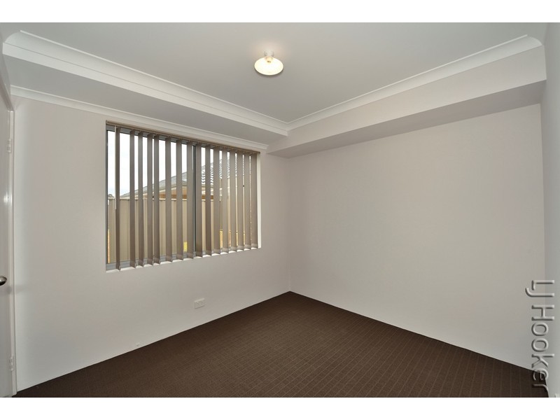 4 Gullane Way, Meadow Springs WA 6210
