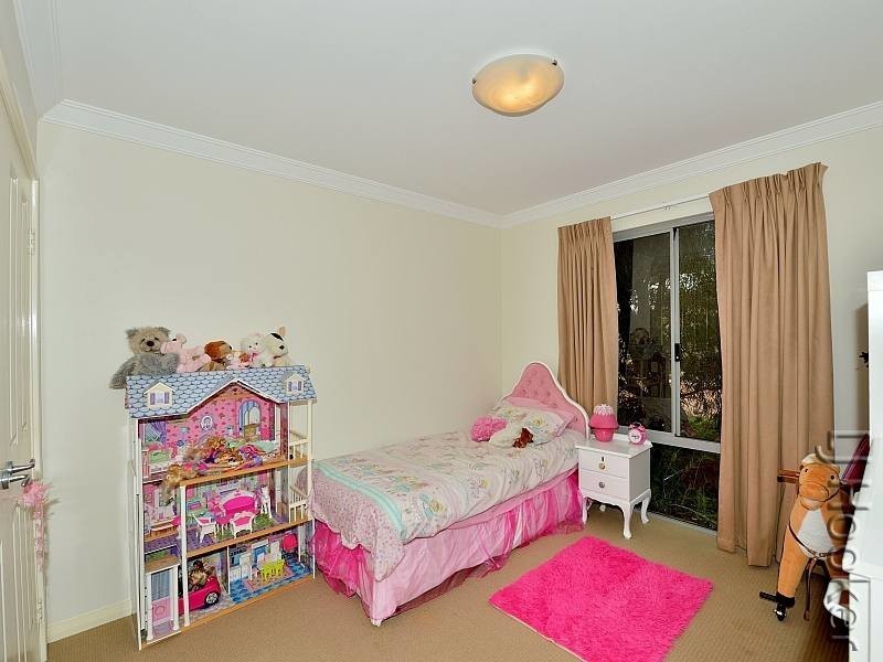 17 Zamia Loop, Wannanup WA 6210