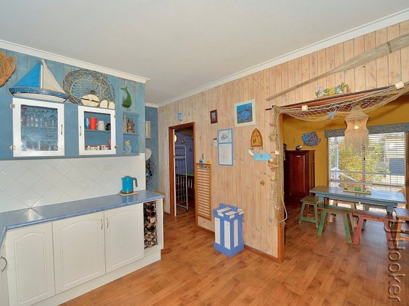 19 Tallas Road, Silver Sands WA 6210