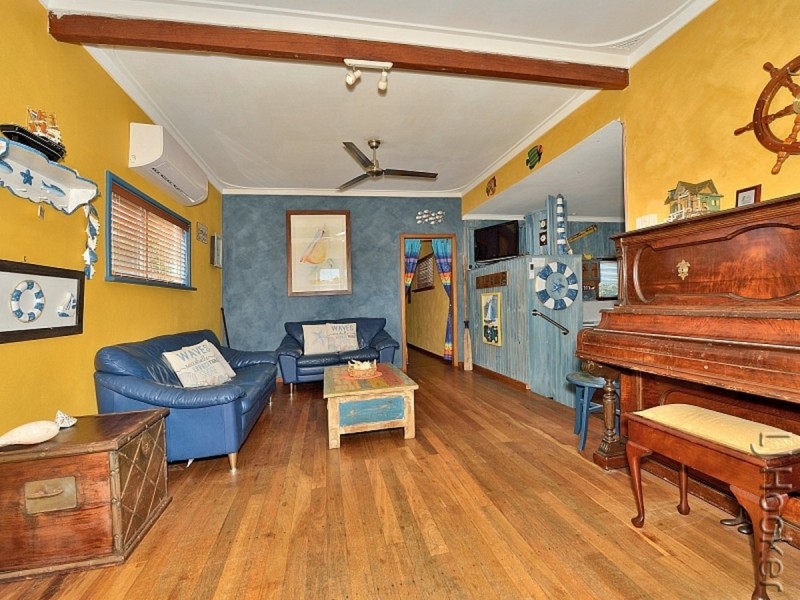 19 Tallas Road, Silver Sands WA 6210