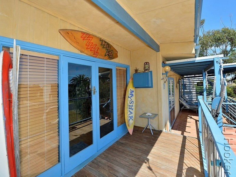 19 Tallas Road, Silver Sands WA 6210