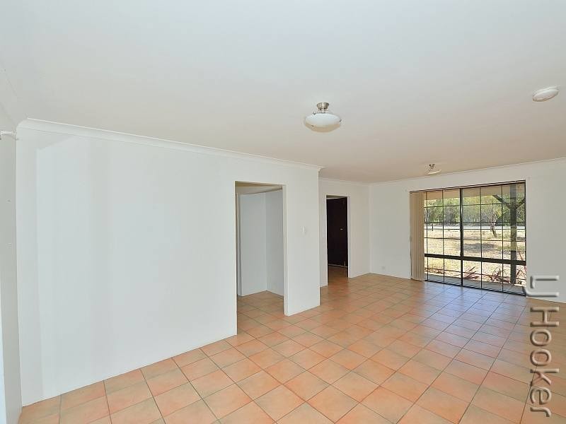 24 Davis Road, Barragup WA 6209